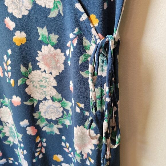 WORN ONCE AEROPOSTALE BLUE FLORAL WRAP STYLE DRESS SZ SMALL - Picture 11 of 16